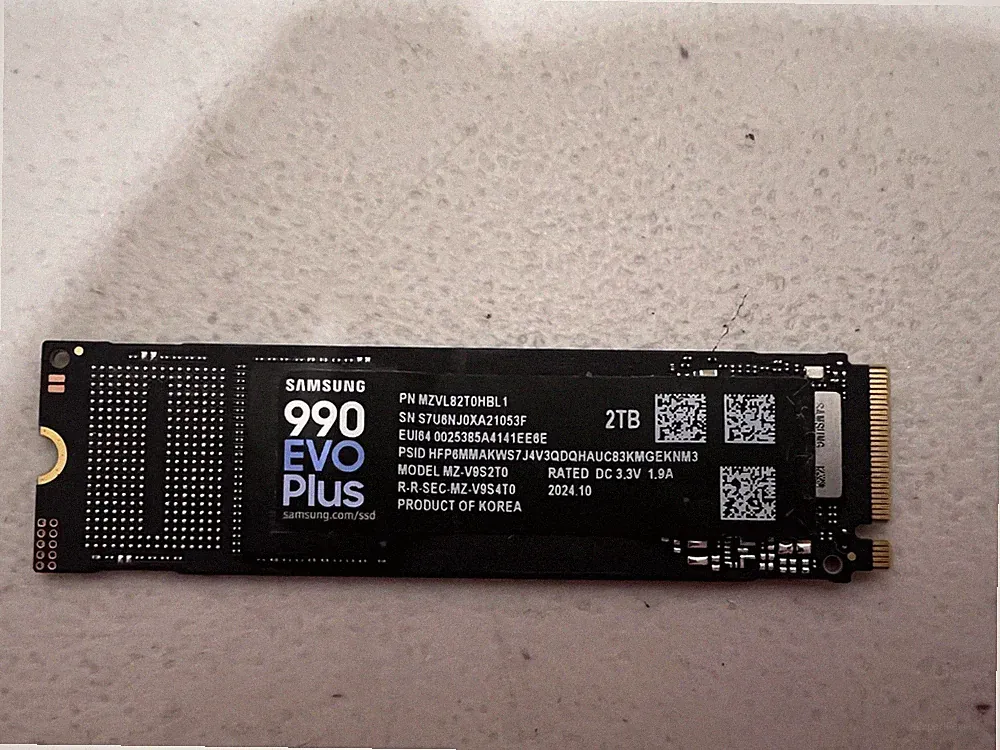 Samsung 990 EVO PLUS 2TB PCIe 5.0 x2 M.2 Internal SSD MZ-V9S2T0